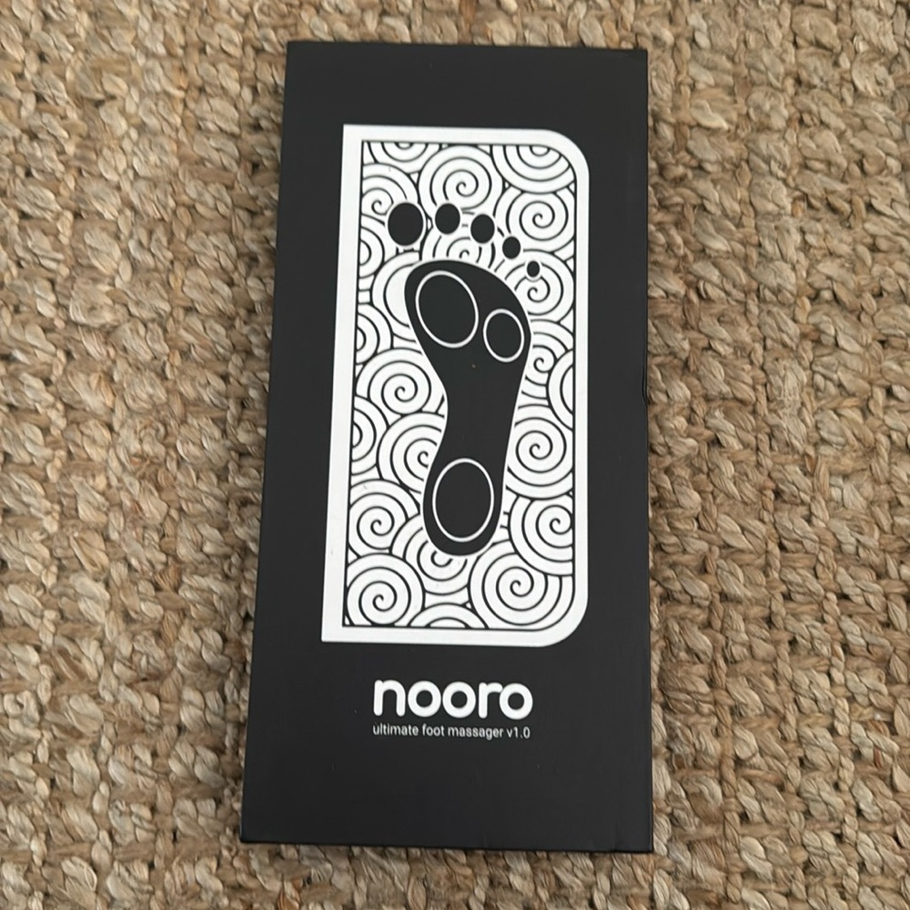 NWT NOORO PORTABLE FOOT MASSAGER